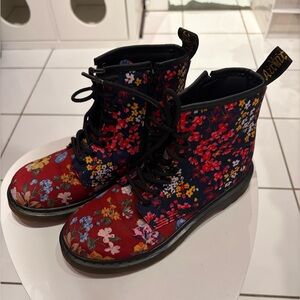 Dr.Martens Delaney Floral Boots